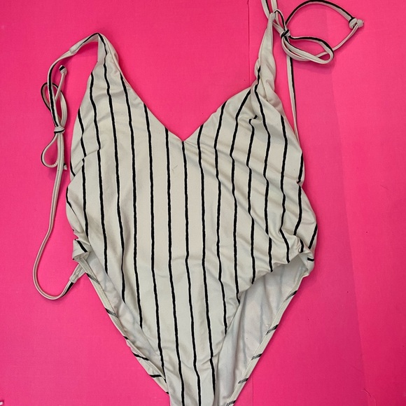Billabong Other - Billabong one piece suit